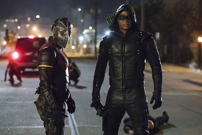 Arrow - Najbliżsi - Z filmu - Rick Gonzalez, David Ramsey