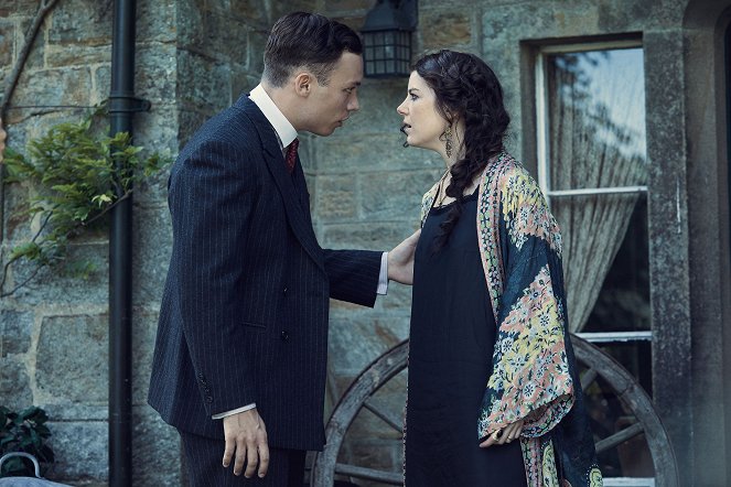 Peaky Blinders - gangsteriklaani - Season 4 - The Noose - Kuvat elokuvasta - Finn Cole, Aimee-Ffion Edwards