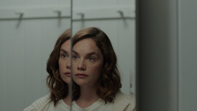 I Am the Pretty Thing That Lives in the House - Film - Ruth Wilson