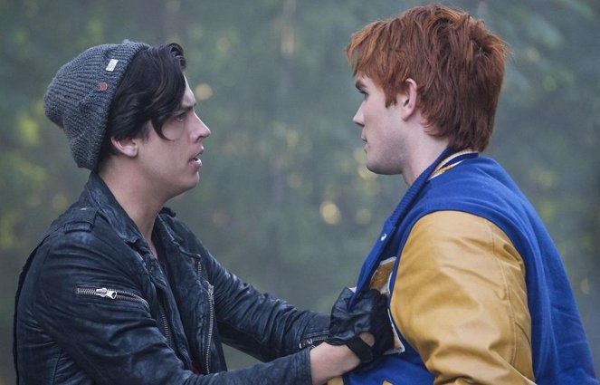 Riverdale - Kapitel neunzehn: "Death Proof – Todsicher" - Filmfotos - Cole Sprouse, K.J. Apa