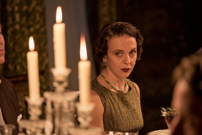 La Maison biscornue d'après Agatha Christie - Film - Amanda Abbington