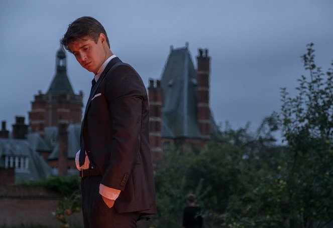 A Casa Torta - Do filme - Max Irons