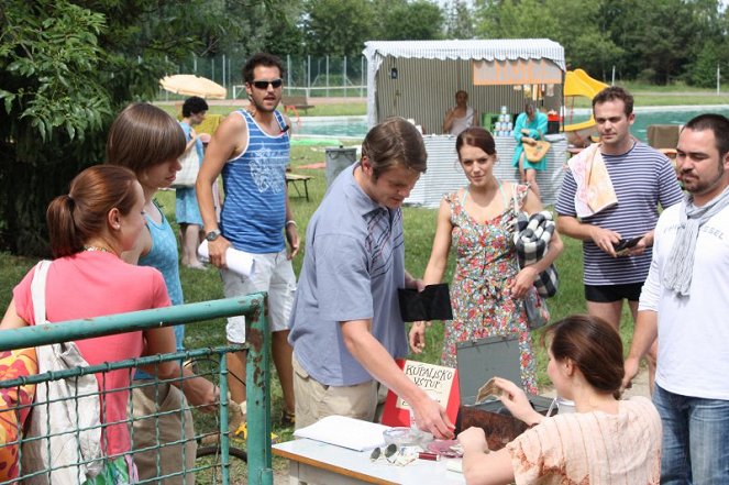 Vyprávěj - Dovolená - Dreharbeiten - Ondřej Veselý, Andrea Růžičková, Biser A. Arichtev