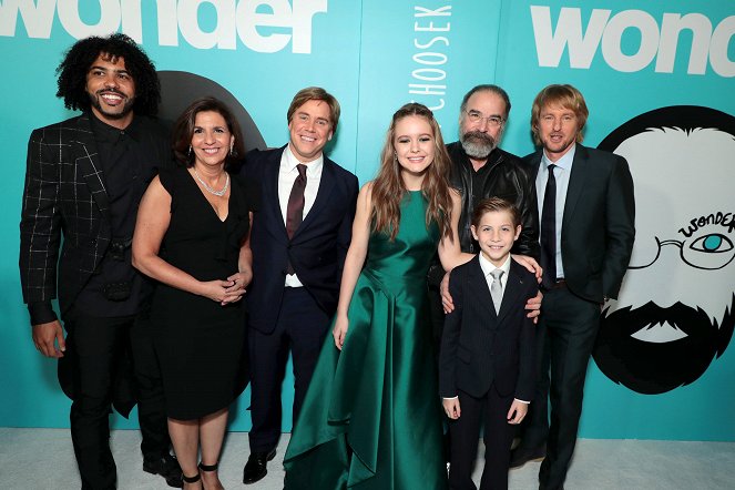 Wonder - Encantador - De eventos - The World Premiere in Los Angeles on November 14th, 2017 - Daveed Diggs, R.J. Palacio, Stephen Chbosky, Izabela Vidovic, Mandy Patinkin, Jacob Tremblay, Owen Wilson