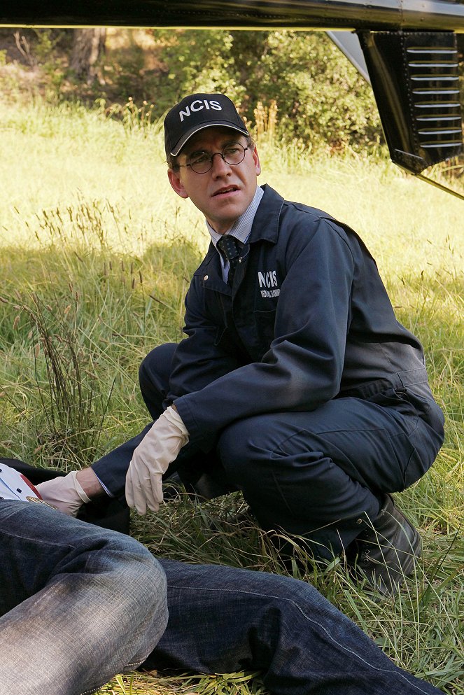 NCIS: Naval Criminal Investigative Service - Spider and the Fly - Photos - Brian Dietzen