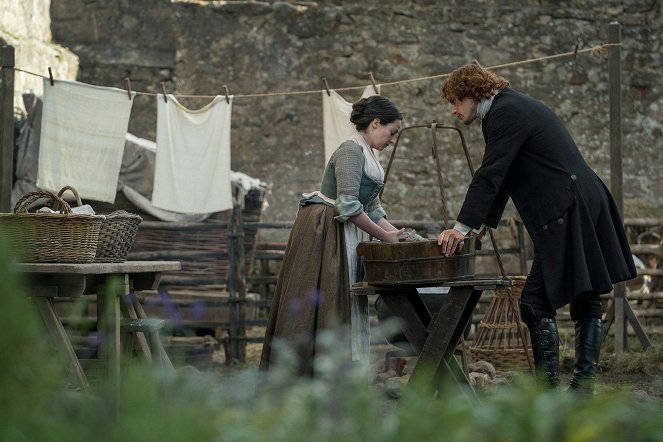 Outlander - Die Highland-Saga - Season 3 - Die Forderung - Filmfotos - Caitríona Balfe, Sam Heughan