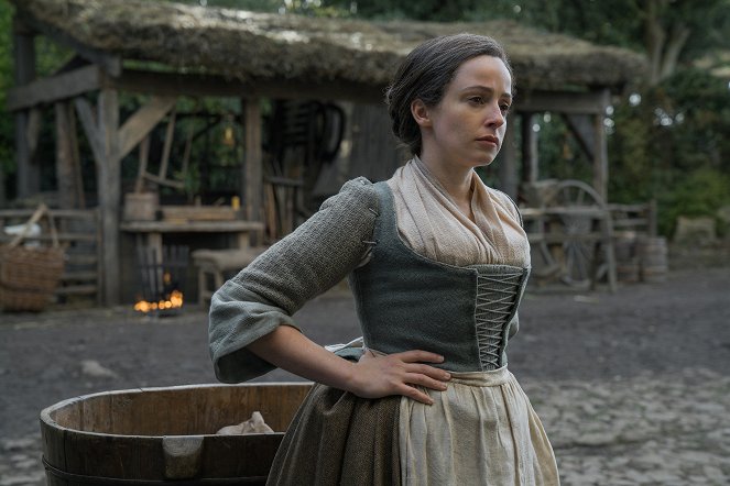 Outlander - Season 3 - First Wife - Photos - Laura Donnelly