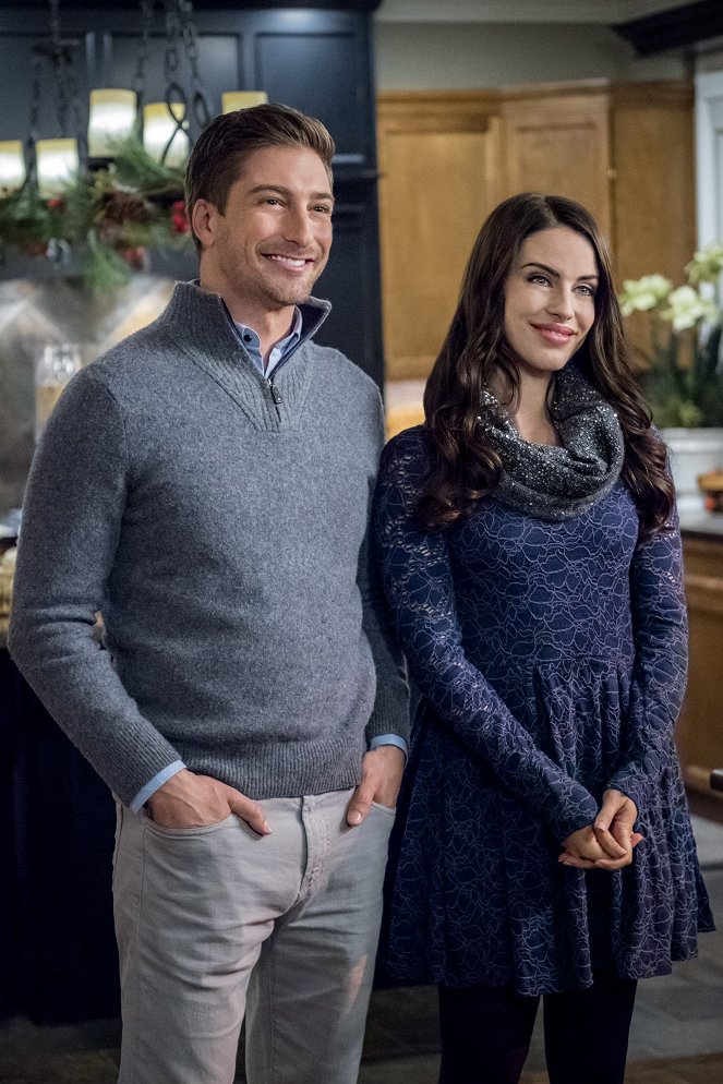 A December Bride - De la película - Daniel Lissing, Jessica Lowndes