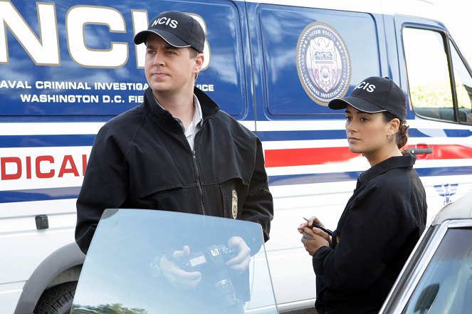 NCIS: Naval Criminal Investigative Service - Season 6 - Love & War - Photos - Sean Murray, Cote de Pablo