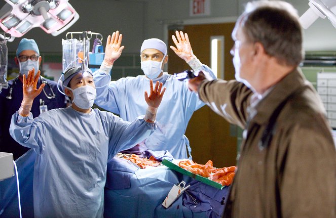 Grey's Anatomy - Death and All His Friends - Van film - Sandra Oh, Jesse Williams