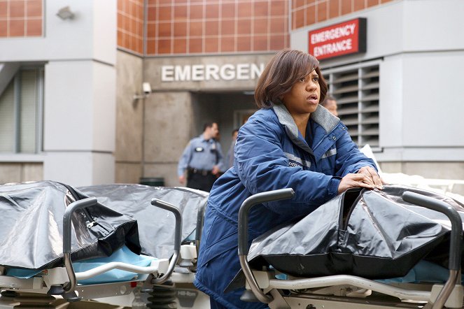 Grey's Anatomy - Death and All His Friends - Van film - Chandra Wilson