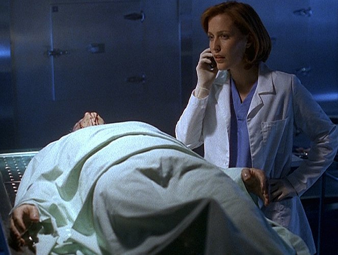 The X-Files - Season 8 - Salvage - Photos - Gillian Anderson