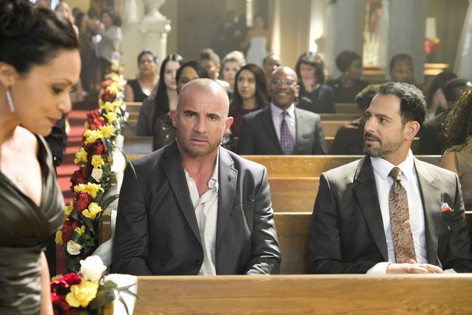 Supergirl - Crisis on Earth-X, Part 1 - Photos - Danielle Nicolet, Dominic Purcell, Patrick Sabongui