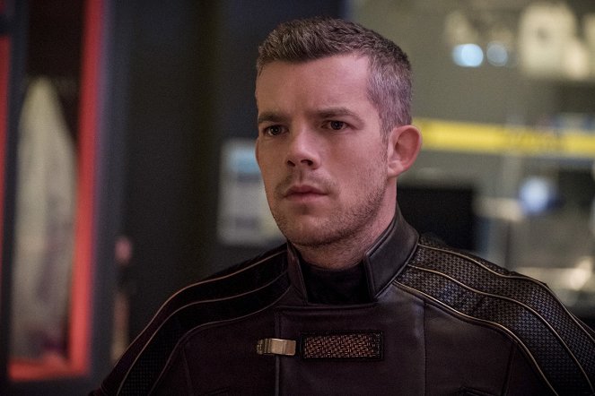 Legends of Tomorrow - Crisis on Earth-X, Part 4 - Photos - Russell Tovey