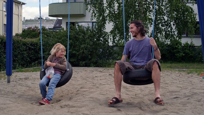 Sol, snart seks - Planleggingsdagen - Filmfotók - Olivia Jørgensen, Simon Solhoff