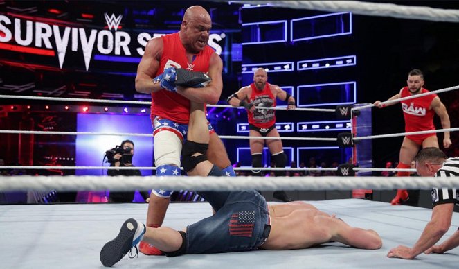 WWE Survivor Series - De la película - Kurt Angle