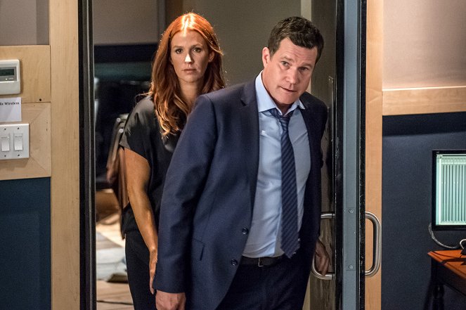 Unforgettable - Season 3 - Moving On - Photos - Poppy Montgomery, Dylan Walsh