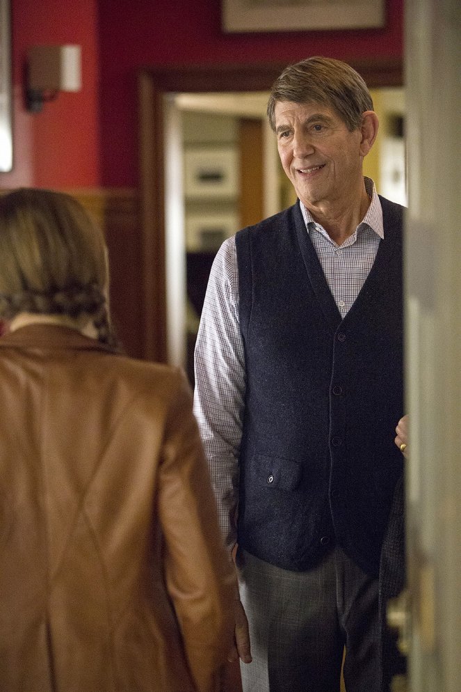 Perception - Season 3 - Eternity - Photos - Peter Coyote