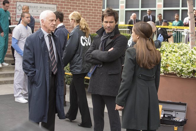 Perception - Season 3 - Silence - Photos - John Rubinstein, Eric McCormack