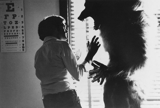 The Howling - Van de set - Joe Dante