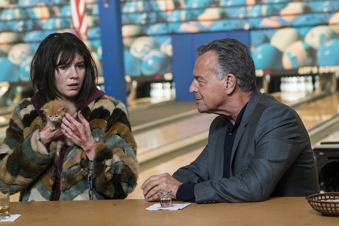 Fargo - Who Rules the Land of Denial? - Do filme - Mary Elizabeth Winstead, Ray Wise