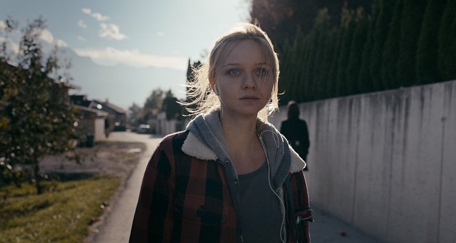Home Is Here - Do filme - Anna Åström