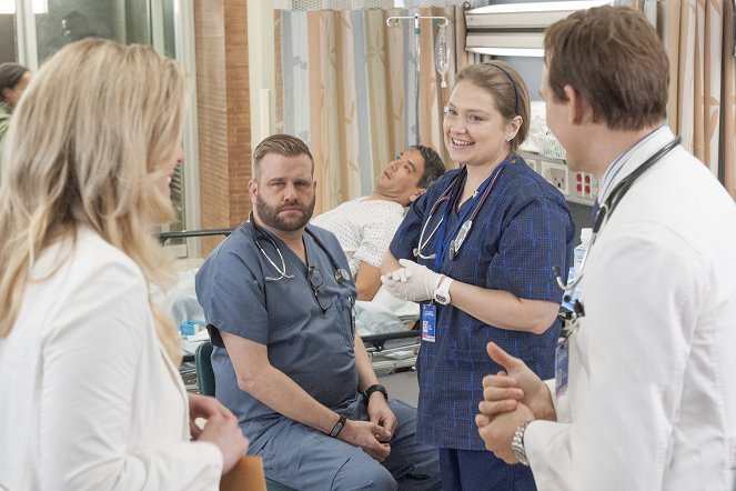 Nurse Jackie - Season 7 - Deal - Photos - Stephen Wallem, Merritt Wever
