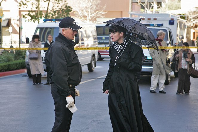 NCIS: Naval Criminal Investigative Service - South by Southwest - Photos - Mark Harmon, Pauley Perrette