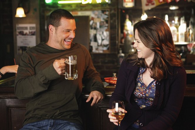 Grey's Anatomy - That's Me Trying - Photos - Justin Chambers, Sarah Drew