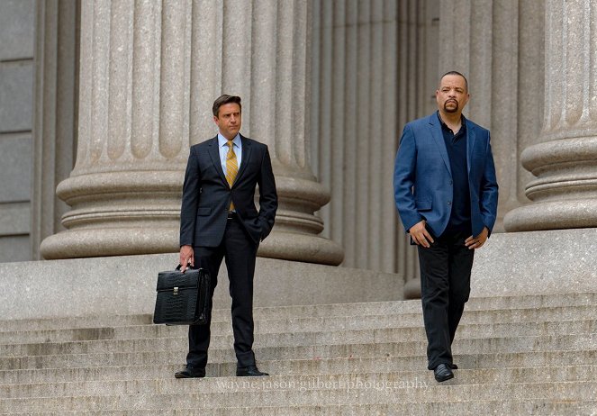 Law & Order: Special Victims Unit - Season 19 - Gone Fishin' - Photos - Raúl Esparza, Ice-T