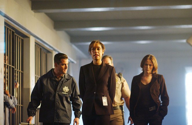 CSI: Kryminalne zagadki Las Vegas - Season 4 - Podejrzana ucieczka - Z filmu - George Eads, Jorja Fox