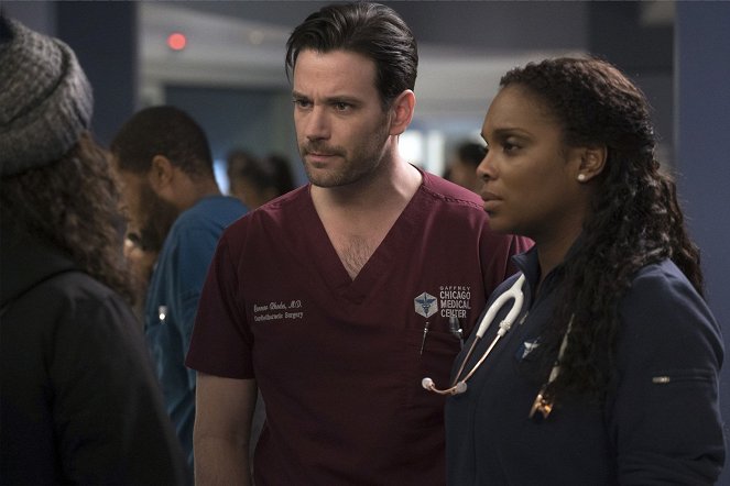 Chicago Med - Cold Front - Photos - Colin Donnell, Marlyne Barrett