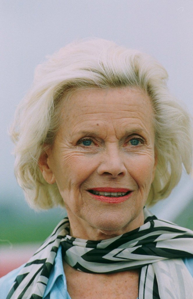 Midsomer Murders - A Talent for Life - Photos - Honor Blackman