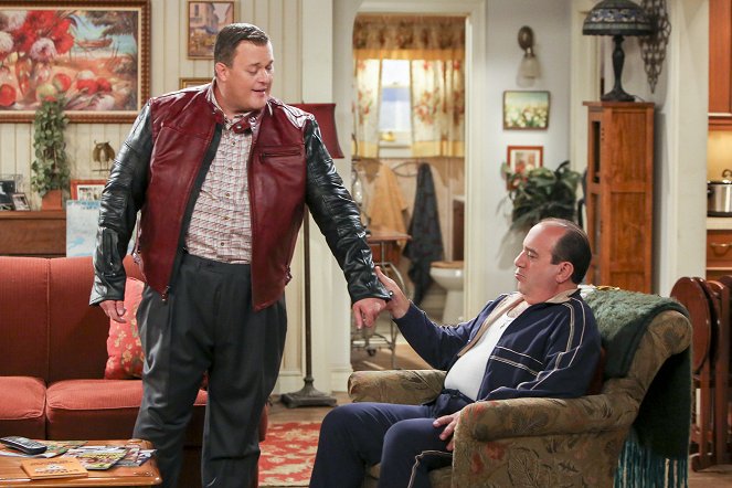 Mike & Molly - Hack to the Future - Photos - Billy Gardell, Louis Mustillo