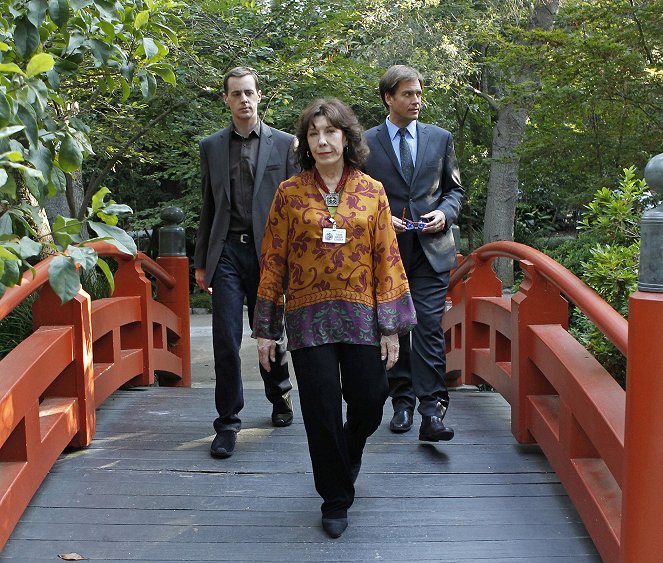 NCIS: Naval Criminal Investigative Service - The Penelope Papers - Van film - Sean Murray, Lily Tomlin, Michael Weatherly