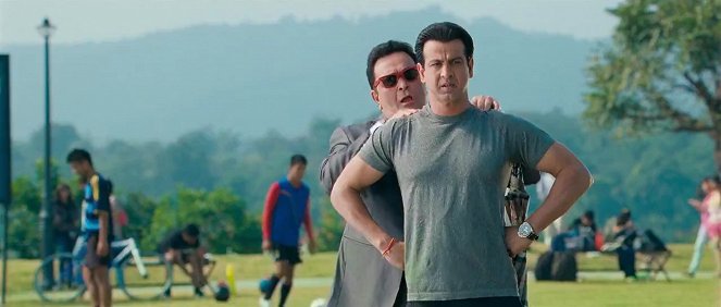 Student of the Year - Filmfotos - Rishi Kapoor, Ronit Roy
