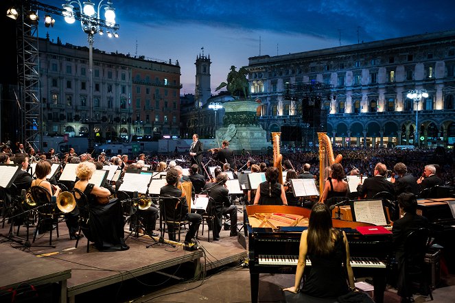 L'Orchestre de la Scala place du Dôme de Milan - De la película