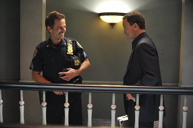 CSI: Kryminalne zagadki Nowego Jorku - Bądź sobą - Z filmu - Carmine Giovinazzo, Gary Sinise