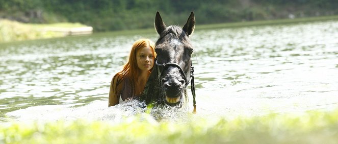 A menedék - Filmfotók - Hanna Binke