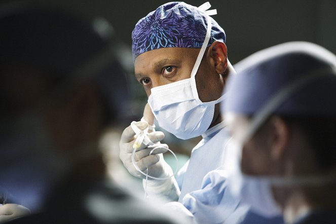 Grey's Anatomy - Adrift and at Peace - Photos - James Pickens Jr.