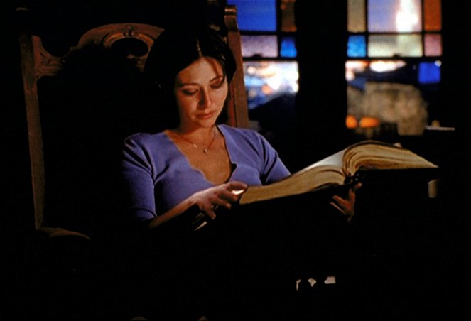 Charmed - Season 1 - From Fear to Eternity - Photos - Shannen Doherty