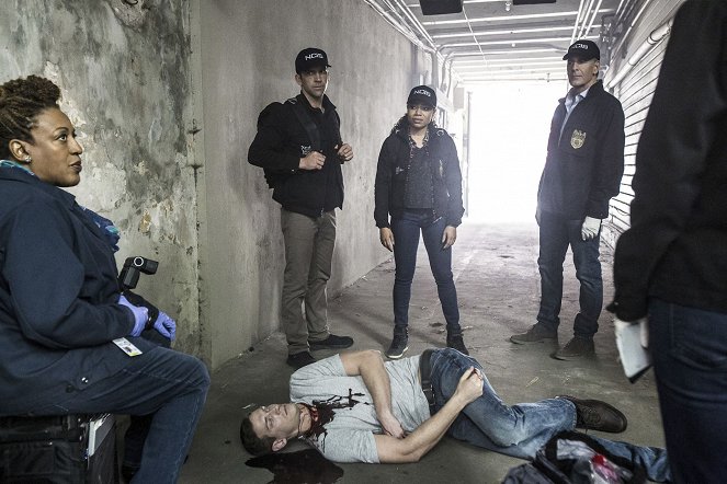 Agenci NCIS: Nowy Orlean - Procesja - Z filmu - CCH Pounder, Lucas Black, Shalita Grant, Scott Bakula