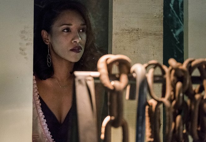 The Flash - Girls Night Out - Photos - Candice Patton