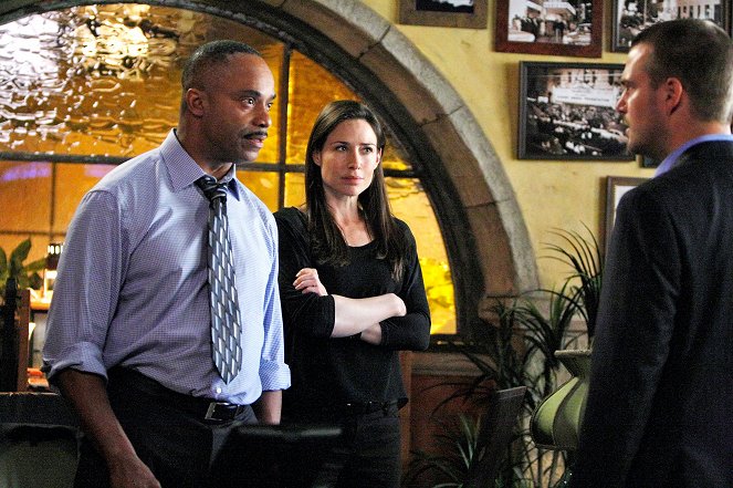 NCIS : Los Angeles - L'Opération Comescu (2/2) - Film - Rocky Carroll, Claire Forlani
