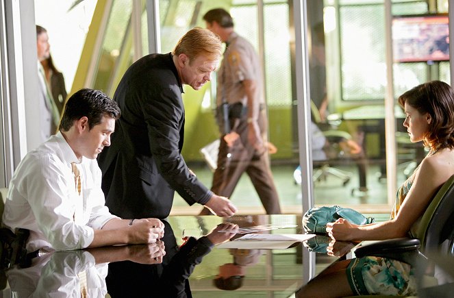 CSI: Miami - Season 8 - Spring Breakdown - Photos - Eddie Cibrian, David Caruso, Chelsea Hobbs