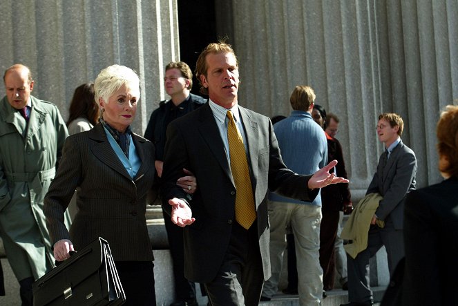 Law & Order: Special Victims Unit - Entscheidung einer Mutter - Filmfotos - Shirley Jones
