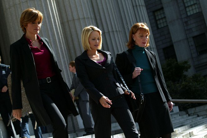 Law & Order: Special Victims Unit - Choice - Photos - Mariska Hargitay, Josie Bissett, Mariette Hartley
