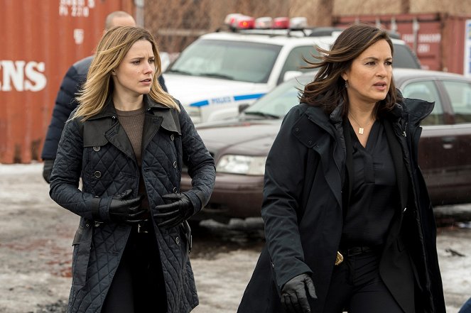 Law & Order: Special Victims Unit - Season 16 - Für Nadia - Filmfotos - Sophia Bush, Mariska Hargitay