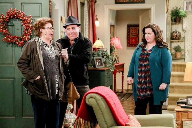 Mike & Molly - What Ever Happened to Baby Peggy - Photos - Rondi Reed, Louis Mustillo, Melissa McCarthy
