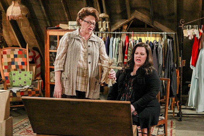 Mike & Molly - What Ever Happened to Baby Peggy - Film - Rondi Reed, Melissa McCarthy